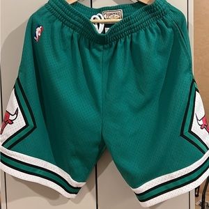 Chicago Bulls Green Shorts